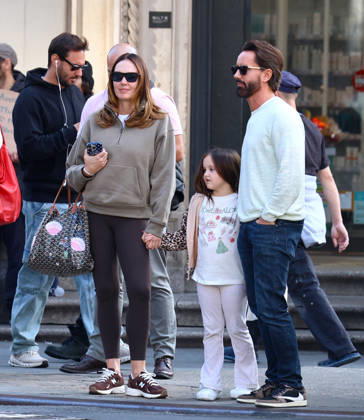 Exclusive - Tamara Ecclestone out in New York Exclusive. English socialist Tamara Ecclestone with her daughter and husband Jay Rutland are strolling and shopping in Soho, they are having lunch at Jack s Wife Freda in New York, NY on October 30, 2026. Photo by Dylan Travis ABACAPRESS.COM New York NY  Copyright: xDylanxTravis ABACAx