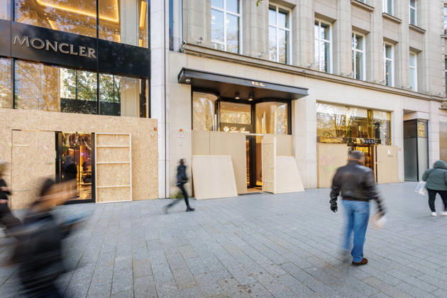 October 31, 2026 Düsseldorf Gen Z Protest: Stores on the Kö are barricaded Düsseldorf Königsallee (Kö) North Rhine-Westphalia Germany