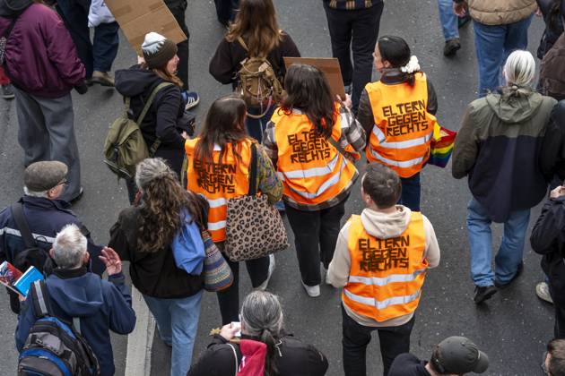 A demonstration organized by the group GenZ in downtown Essen, modeled after youth protests in France and elsewhere, protested against dilapidated schools, conscription, rising prices, cuts to social services, surveillance, right-wing pressure, and the government; over