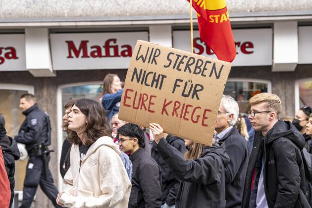 A demonstration organized by the group GenZ in downtown Essen, modeled after youth protests in France and elsewhere, protested against dilapidated schools, conscription, rising prices, social cuts, surveillance, right-wing pressure, and the government; over 3,000 partic