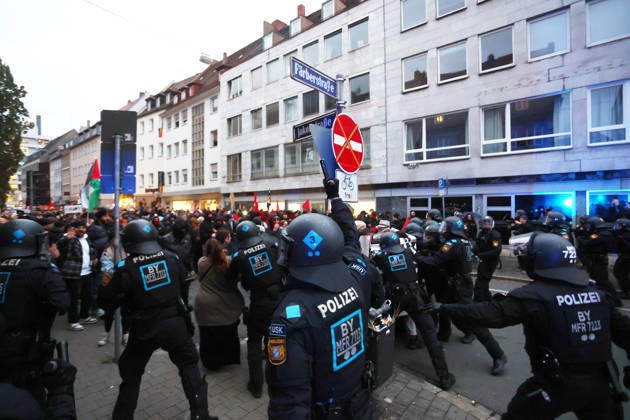 Generation Z nationwide demonstration Members of the Generation Z movement clash with the police during a nationwide demonstration at the White Tower (Weisser Turm) in Nuremberg, Germany. Thousands of young protesters took to the streets across 23 German cities to demand more political influence, better education, decisive climate action, and affordable living, while protesting against budget cuts and military conscription. October 31th, 2026 Photo by Davide Elias Copyright: xDavidexEliasx