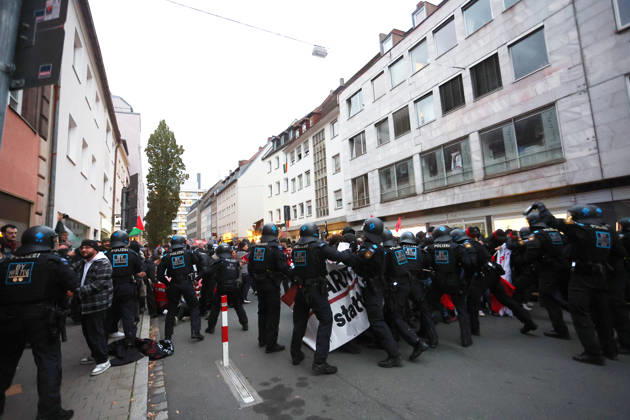 Generation Z nationwide demonstration Members of the Generation Z movement clash with the police during a nationwide demonstration at the White Tower (Weisser Turm) in Nuremberg, Germany. Thousands of young protesters took to the streets across 23 German cities to demand more political influence, better education, decisive climate action, and affordable living, while protesting against budget cuts and military conscription. October 31th, 2026 Photo by Davide Elias Copyright: xDavidexEliasx