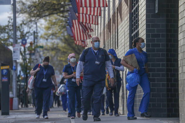 Coronavirus in New York, Schichtwechsel in Krankenhaus in Queens