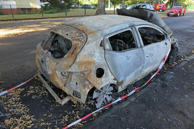 Berlin, vehicle destroyed by fire in Charlottenburg