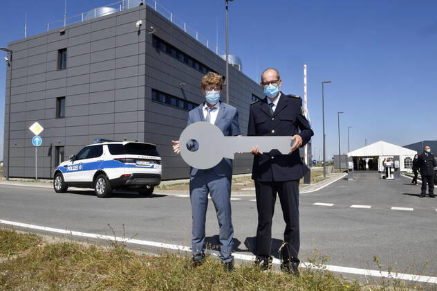 Berlin, press conference on the completion of the Federal Police building at BER Airport