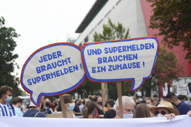 Berlin, demonstration for the preservation of the Colosseum cinema