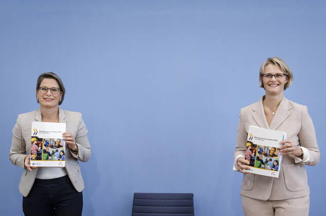 Berlin, Minister of Education Karliczek presents OECD study Education at a Glance