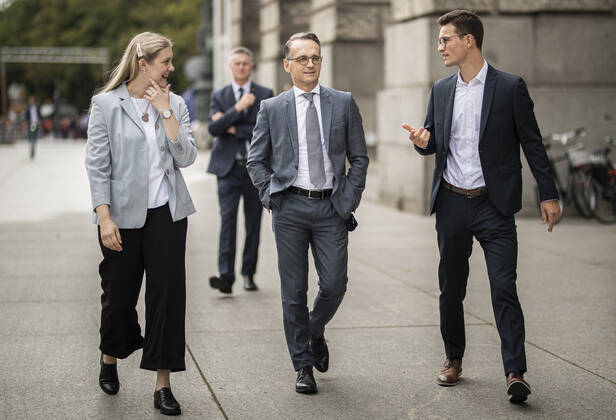 Berlin, Heiko Maas meets youth delegates of the UN