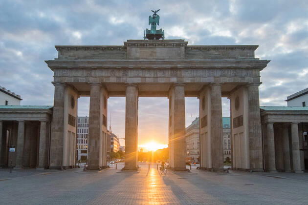 Berlin, sunrise at Brandenburg Gate