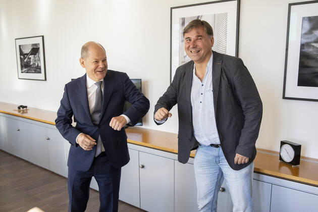 Berlin, Olaf Scholz meets political scientist Ivan Krastev