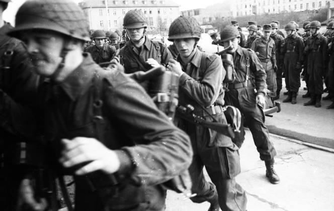 IMAGO History, 75 Jahre Grundgesetz, Eckpunkte Deutscher Geschichte, Allgemeine Wehrpflicht 1956