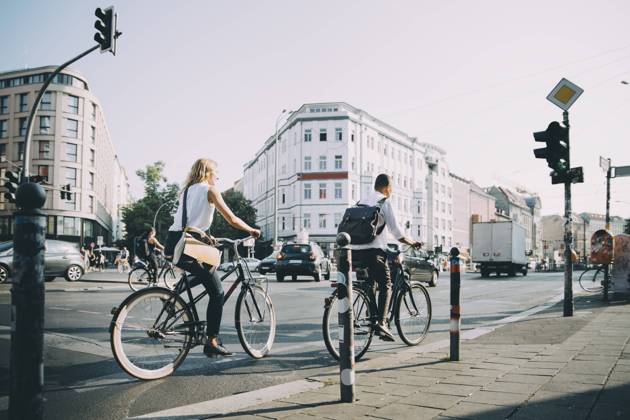 IMAGO Creative, Business. To the office by bike