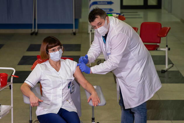 Coronavirus in Polen, Erste Impfung im Centralny Szpital Kliniczny MSWiA in Warschau
