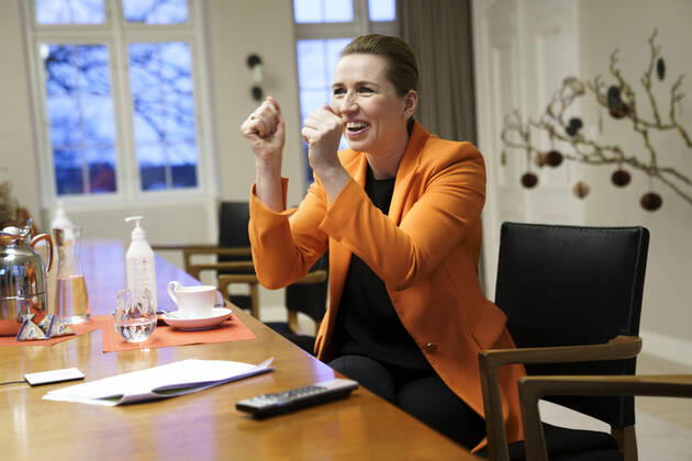 Coronavirus in Dänemark, Ministerpräsidentin Mette Frederiksen freut sich über die ersten Impfungen