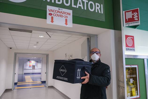 Coronavirus in Italien, Impfstart in Schiavonia