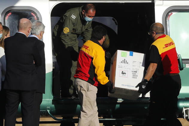 Coronavirus in Chile, Sebastian Pinera nimmt Impfdosen in Empfang