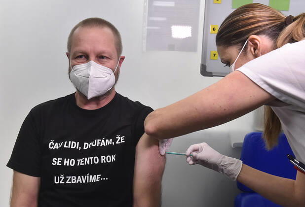 Coronavirus in Tschechien, Beginn der Corona-Impfungen im Krankenhaus in Jihlava