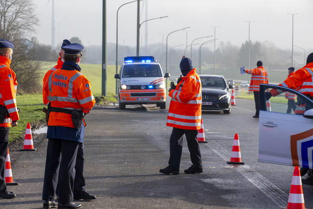 Coronavirus in Belgien, Polizeikontrolle an der Grenze zu Luxemburg