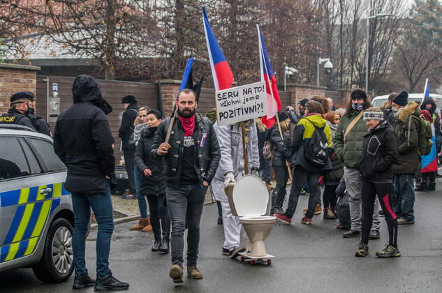 Coronavirus in Tschechien, Proteste vor dem Anwesen von Premierminister Andrej Babis in Pruhonice