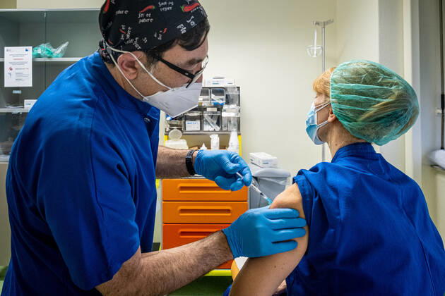 Coronavirus in Italien, Impfung in Mailand
