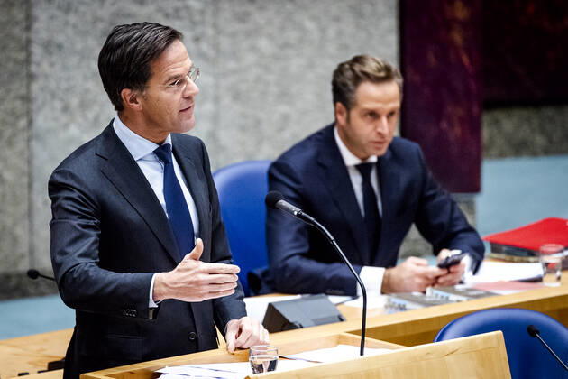 Coronavirus in den Niederlanden, Debatte im Parlament in Den Haag