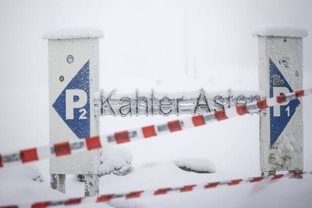 Coronavirus in NRW, Vorbereitungen auf das Wochendende am Kahlen Asten im Rothaargebirge