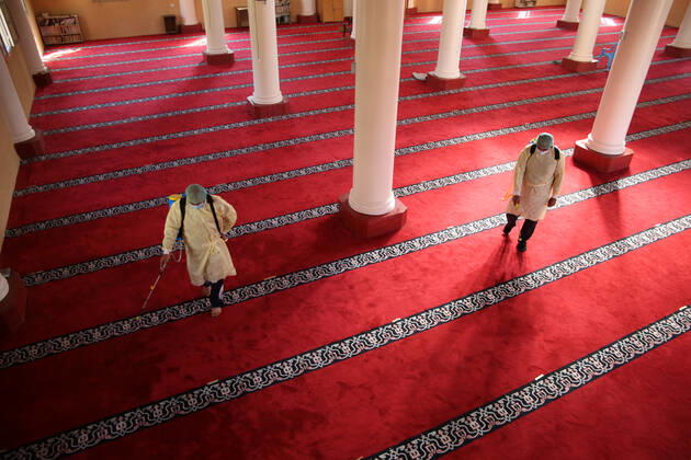 Coronavirus in Palästina, Desinfektion einer Moschee in Dair al-Balah