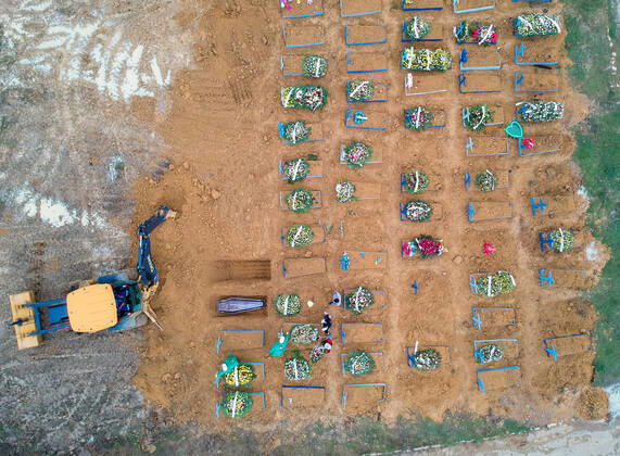 Coronavirus in Brasilien, Friedhof in Manaus