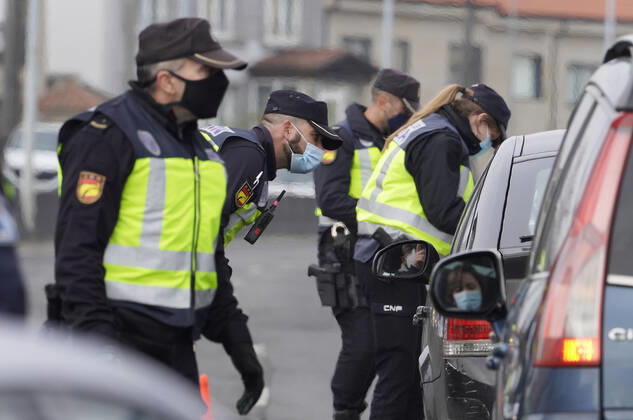 Coronavirus in Spanien, Polizei kontrolliert Santiago de Compostela