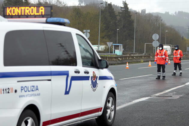 Coronavirus in Spanien, Polizei kontrolliert in Bizkaia, Baskenland