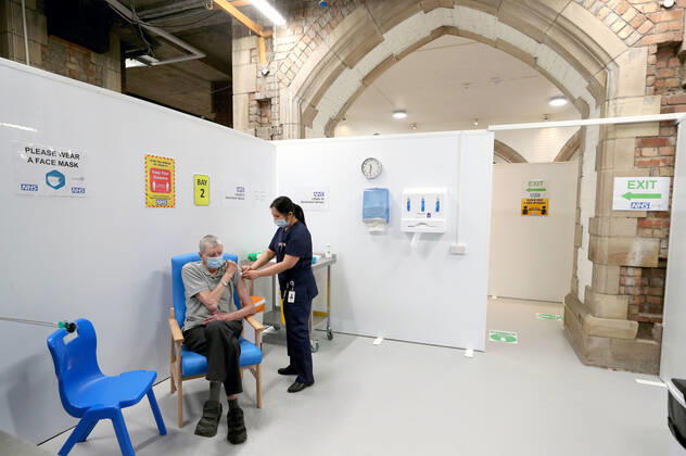 Coronavirus in Großbritannien, Impfzentrum in der Kathedrale von Blackburn