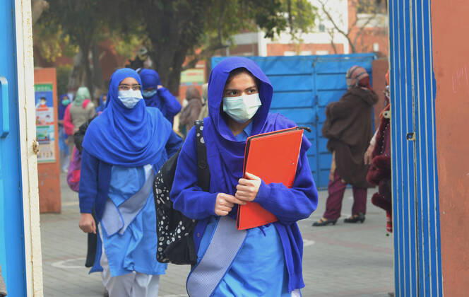Coronavirus in Pakistan, Wiedereröffnung von Schulen in Lahore