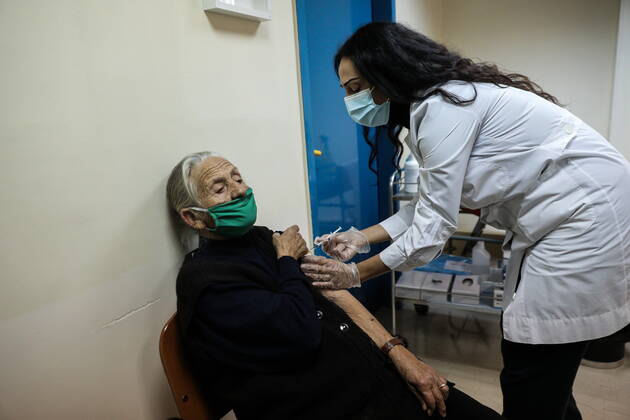 Coronavirus in Griechenland, Impfungen von Senioren in Athen