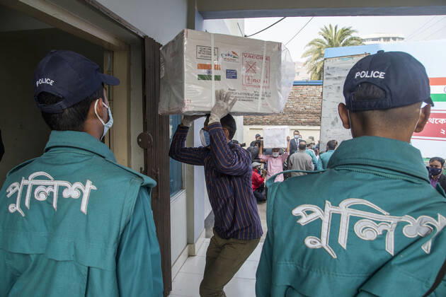 Coronavirus in Bangladesch, Ankunft von Impfstoff in Dhaka