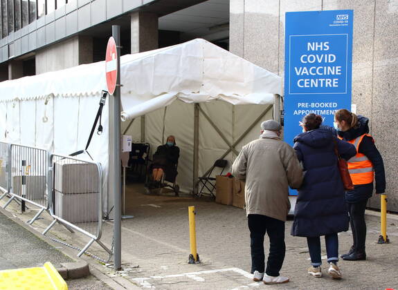 Coronavirus in Großbritannien, Impfzentrum in London
