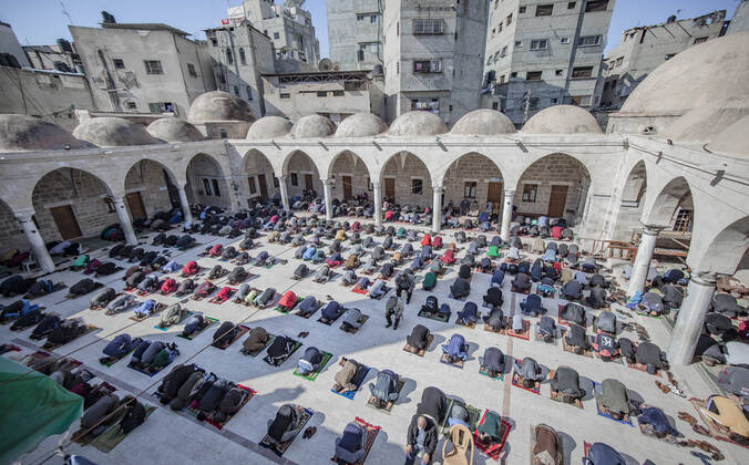 Coronavirus im Gazastreifen, Moslems beten nach Wiedereröffnung der Moscheen