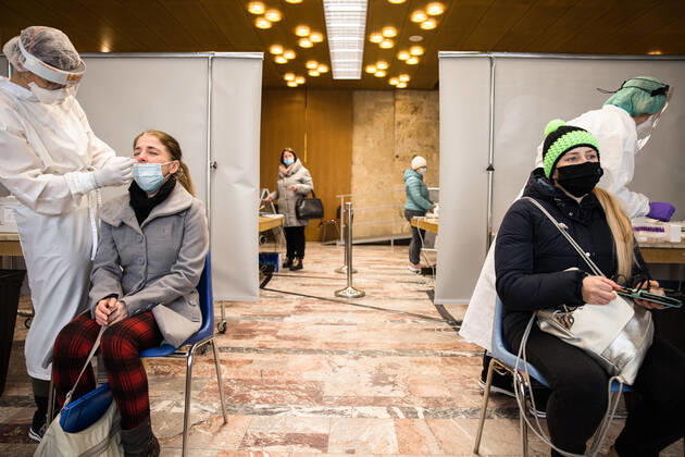 Coronavirus in Slowenien, Testung von Grundschullehrern vor Wiederöffnung der Schulen in Kranj