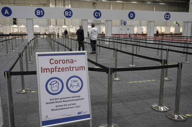 Coronavirus in Hamburg, Impfzentrum der KVH und Sozialbehörde in den Messehallen