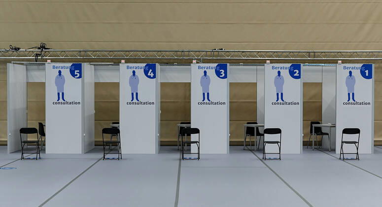 Coronavirus in Hessen, Pressekonferenz im Impfzentrum in Hanau