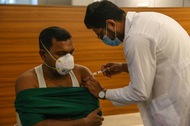 Coronavirus in Bangladesch, Impfung in Dhaka