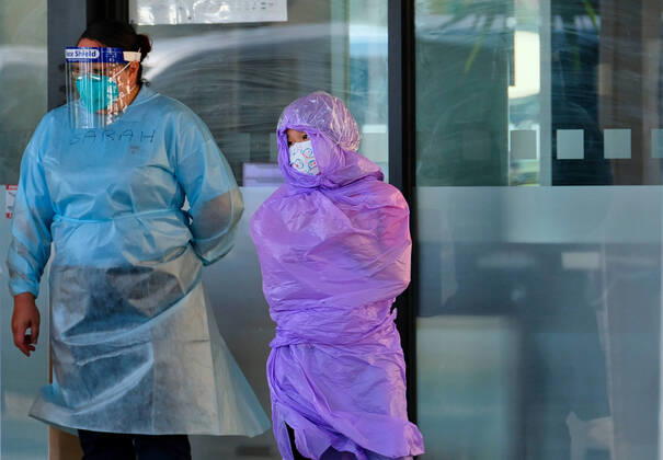 Coronavirus in Australien, Verlegung von Quarantäne-Insassen des Holiday Inn Hotels in Melbourne