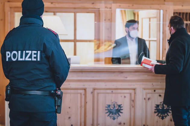 Coronavirus in Österreich, Polizeikontrollen in Zeil am See