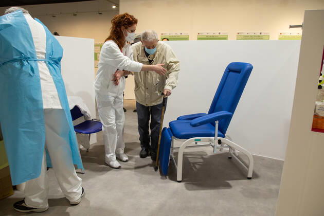 Coronavirus in Italien, Impfungen im Ennio Morricone Auditorium in Rom