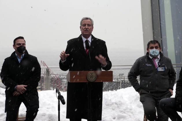 Coronavirus in den USA, Bill de Blasio während der Eröffnung eines Impfzentrums in Staten Island