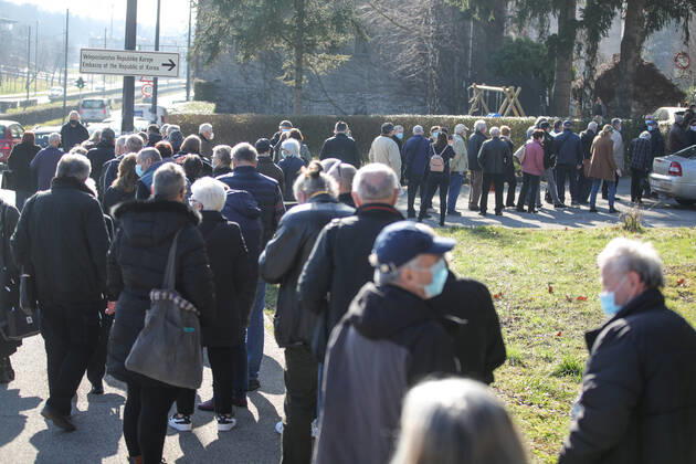 Coronavirus in Kroatien, großer Andrang am Impfzentrum in Zagreb