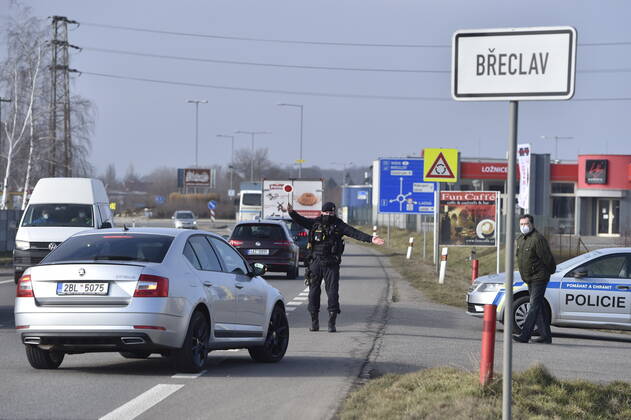 Coronavirus in Tschechien, Straßenkontrollen der Polizei in Breclav