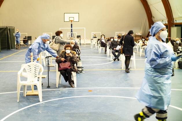 Coronavirus in Italien, Impfstart im Impfzentrum in Viggiu in der Lombardei