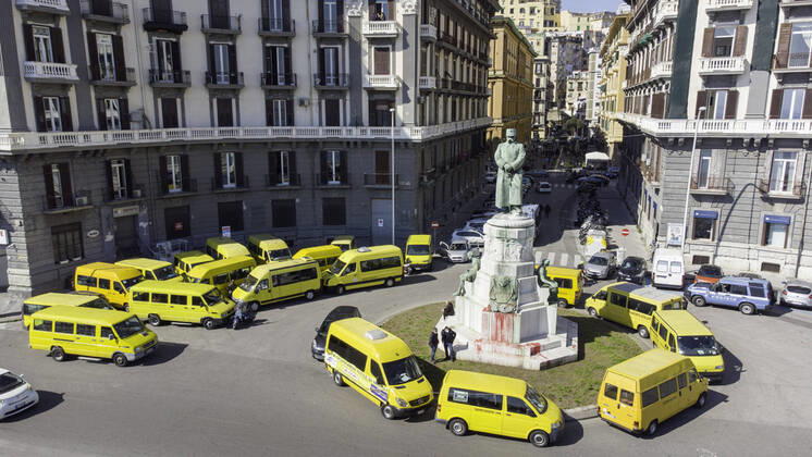 Coronavirus in Italien, Schulbusfahrer-Streik in Neapel