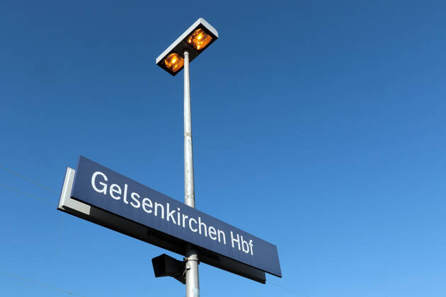 Kabeldiebstahl am Hauptbahnhof legt Bahnverkehr um Gelsenkirchen herum still, Archivbilder