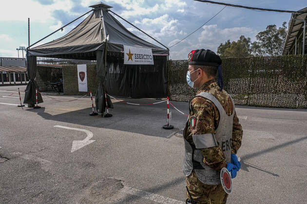 Coronavirus in Italien, Impfzentrum in Caserta